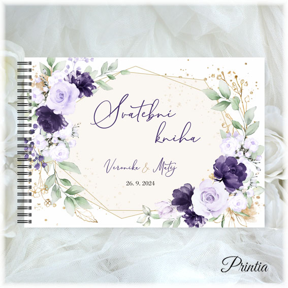 Svadobná kniha s fialovými kvetmi