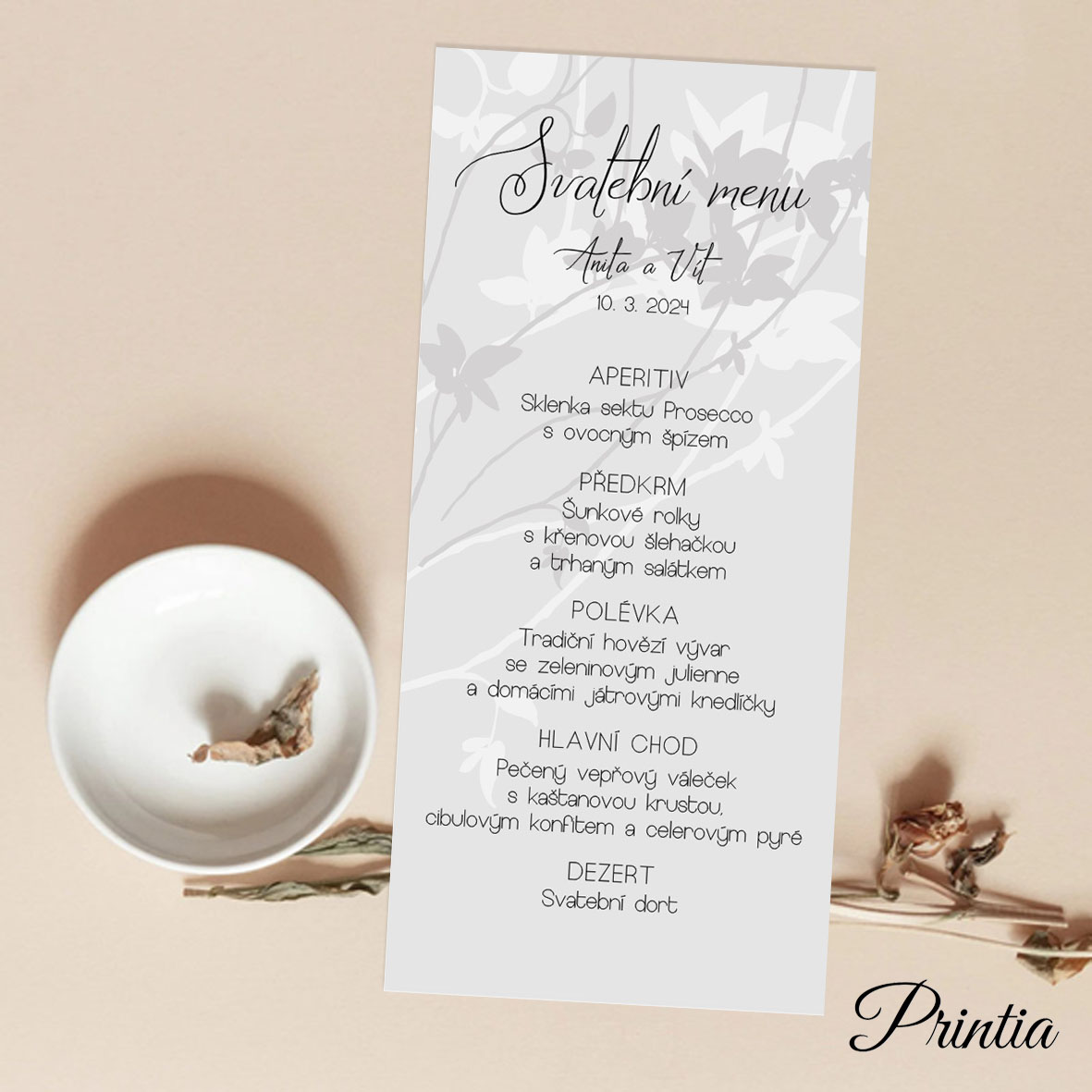 Svatební menu s rostlinnými ornamenty v odstínech šedé
