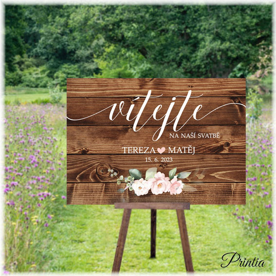 Wedding welcome sign with wooden background