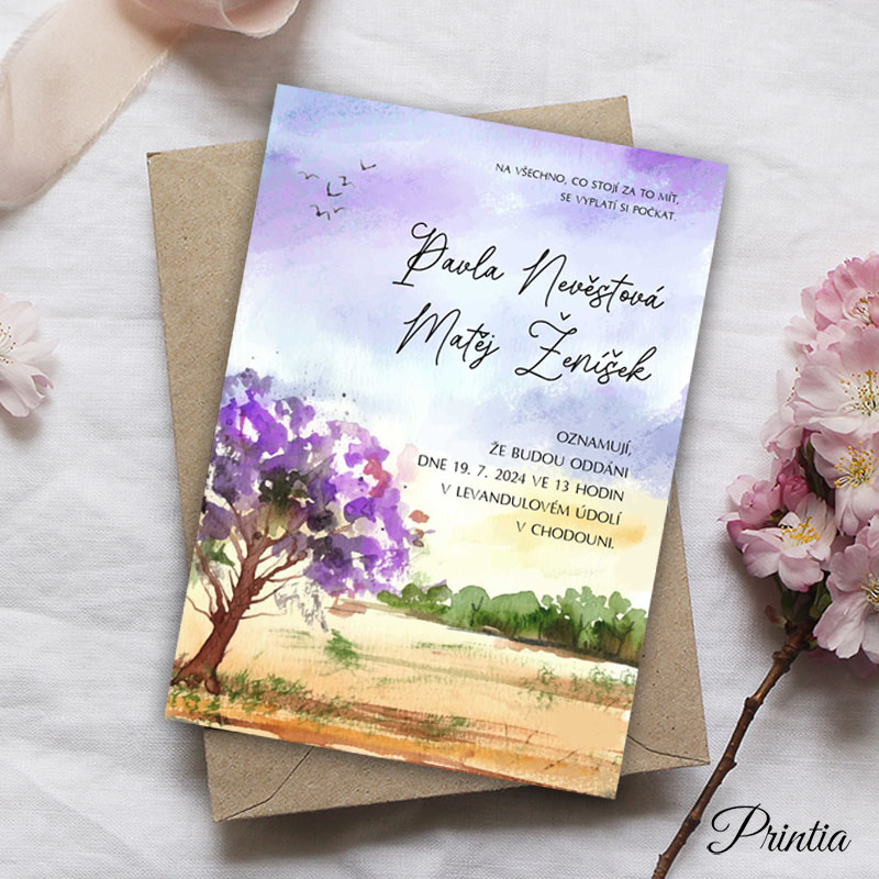Svatební oznámení s kvetoucím fialovým stromem