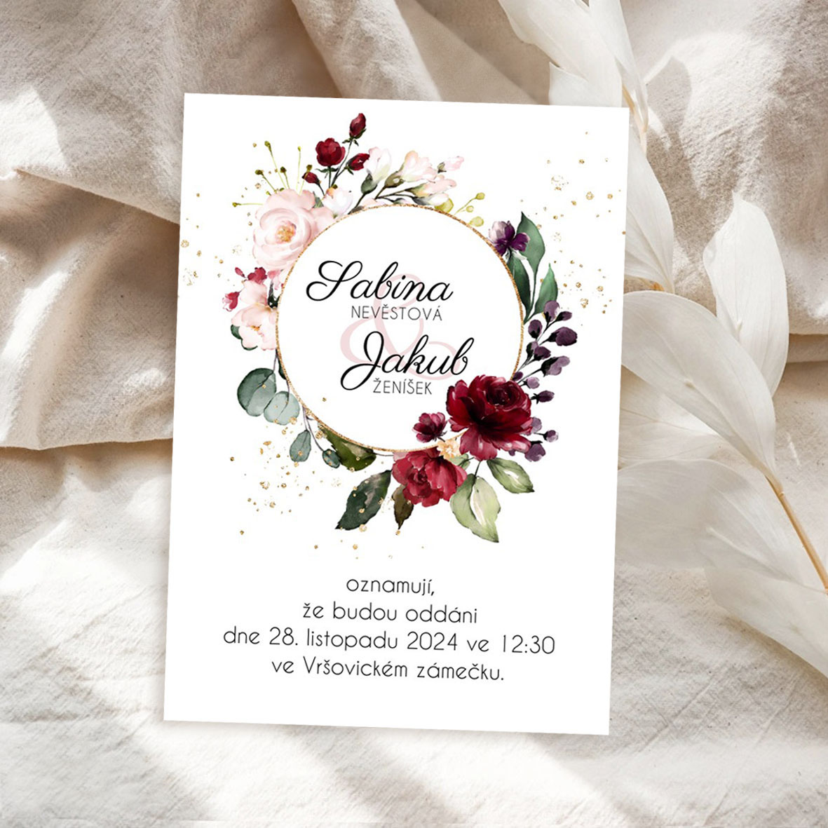 Wedding invitation with circle and flowers