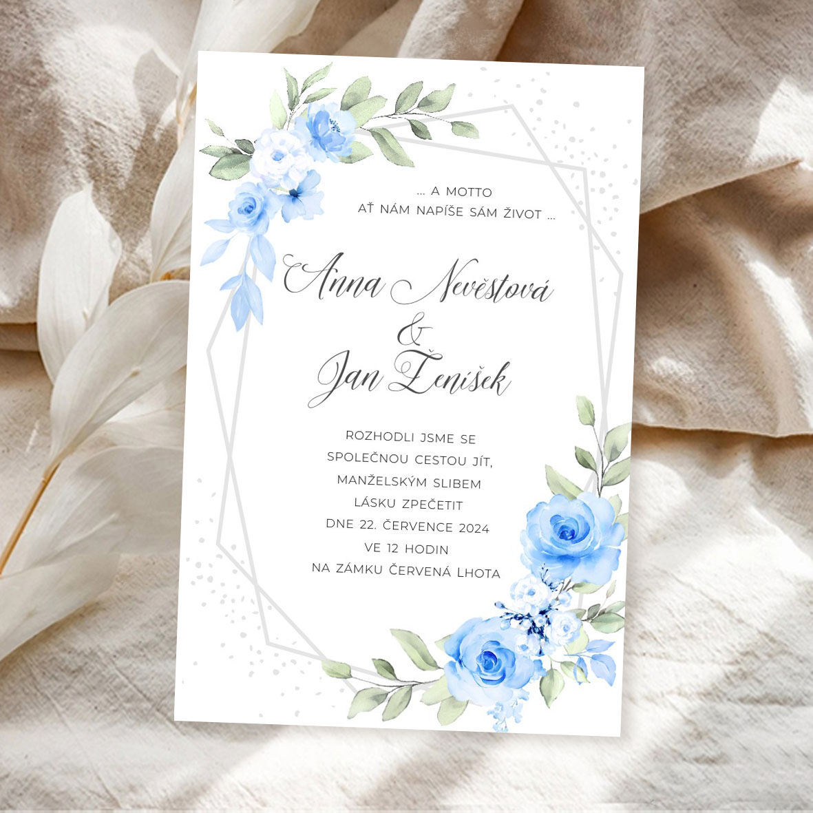 Svatební oznámení s modrými květinami